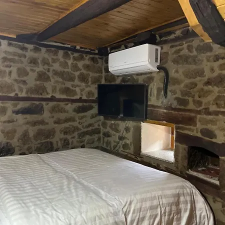 Kulla E Motcme Shefqet Cupa Hotel