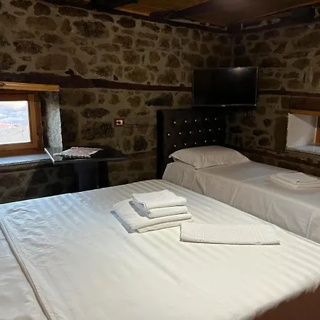 Kulla E Motcme Shefqet Cupa Hotel Klos